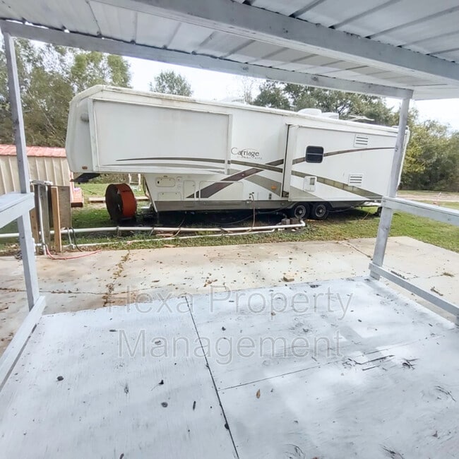 Building Photo - 2511 Farm to Market 646 Rd N