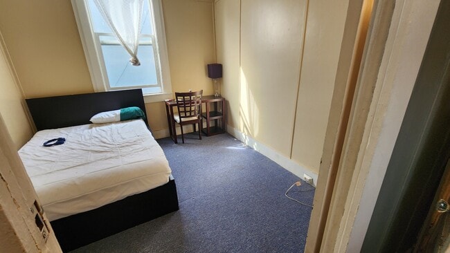 Building Photo - 258 Granada Ave