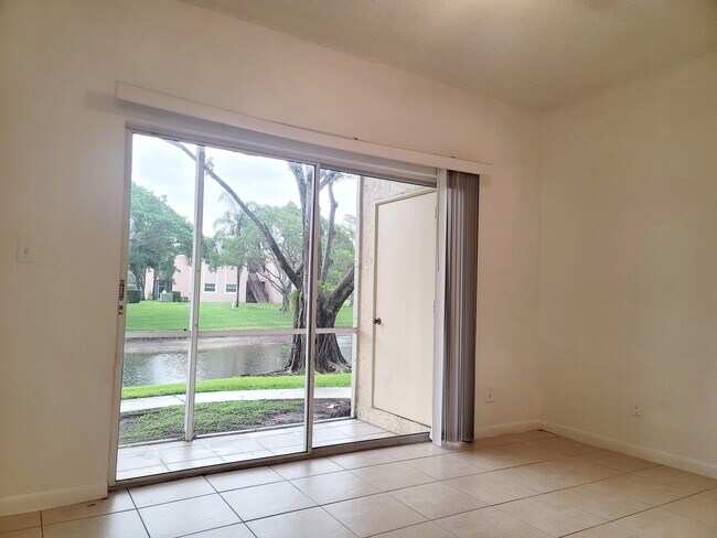 Building Photo - 611 Cypress Lake Blvd