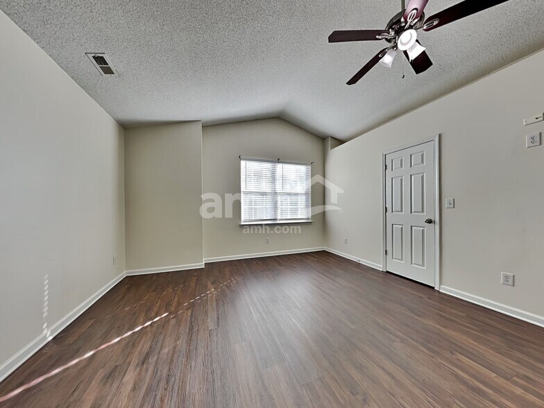 Building Photo - 4533 Hyperion Ct