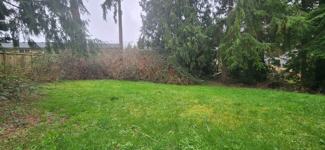 Building Photo - 622 91st Ave SE