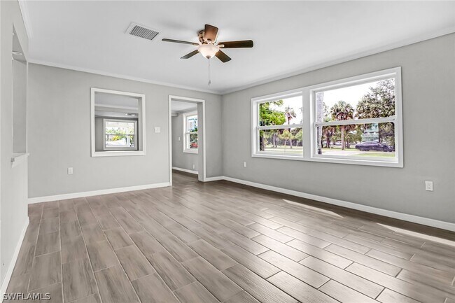 Building Photo - 1152 Harbor Dr