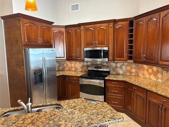 Building Photo - 8045 Landgrove Ct