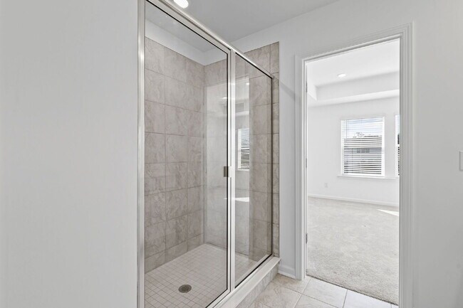 Building Photo - 2730 Harrison Dr