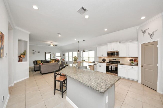 Building Photo - 8847 Morning Glow Dr