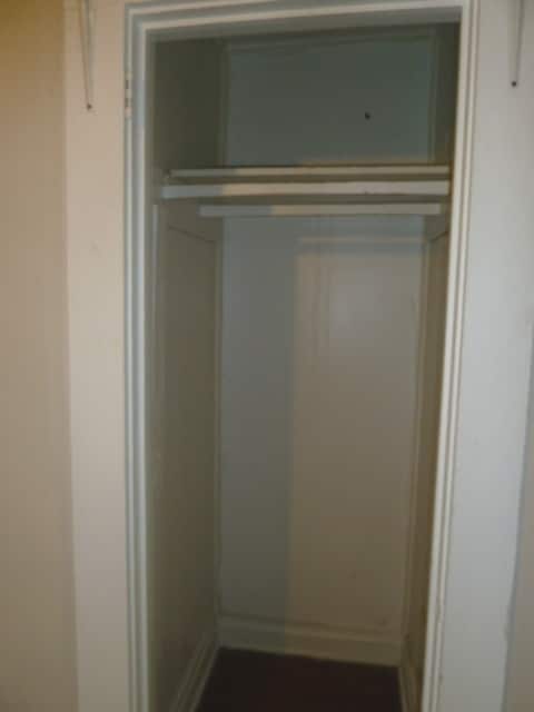 Building Photo - Location! 1br duplex on McCauley St.