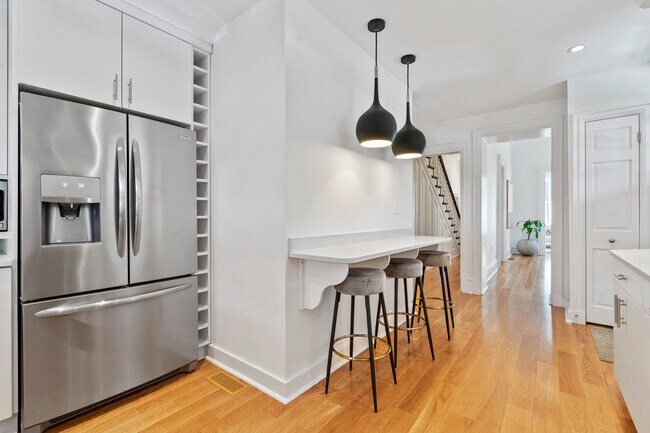 Building Photo - 243 45th St
