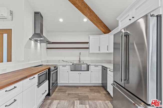 Building Photo - 4837 Gentry Ave