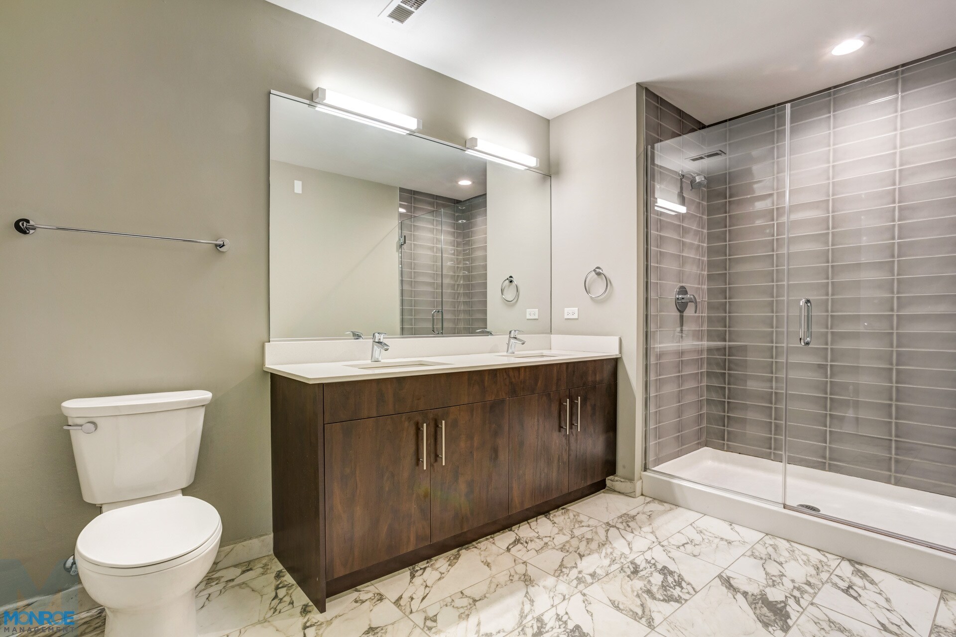 Building Photo - 851 W Grand Ave