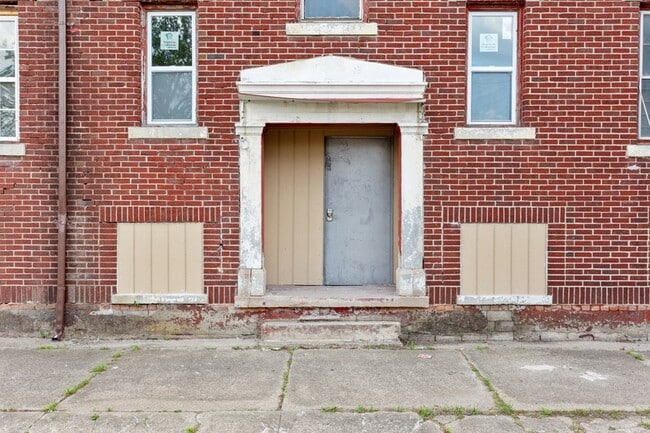 Building Photo - 7405 Garden St