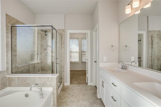 Building Photo - 5450 Ridgeway Dr