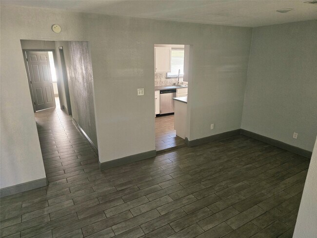 Building Photo - 3308 Sophie Ann Dr