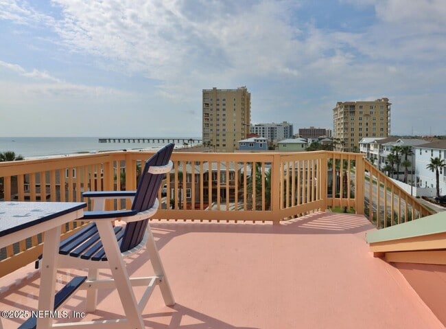 Building Photo - 1111 First St