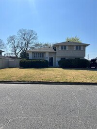 Building Photo - 25 Fairlawn Ln