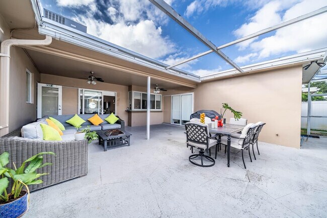 Building Photo - 2101 N 52nd Ave