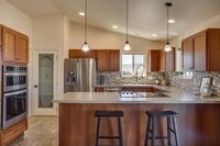 Building Photo - 3950 NE Vista del Rey Dr