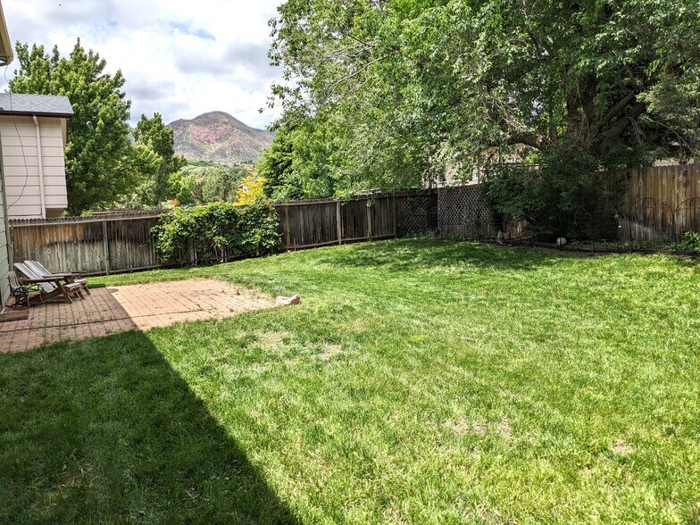 Building Photo - 6220 Pemberton Way
