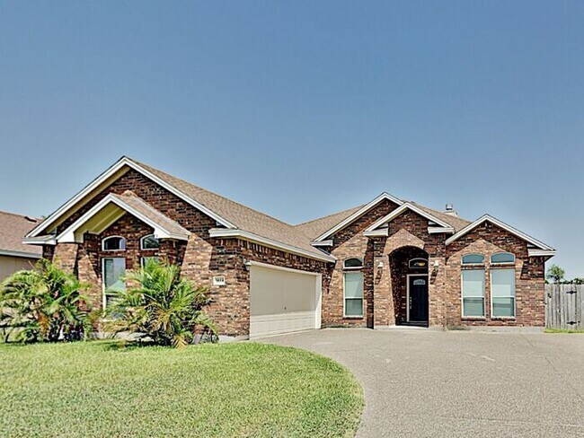 Building Photo - No Applications Fees* $500 off first month...
