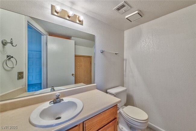 Building Photo - 587 Sellers Pl