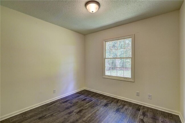 Building Photo - 5576 Kiernan Dr