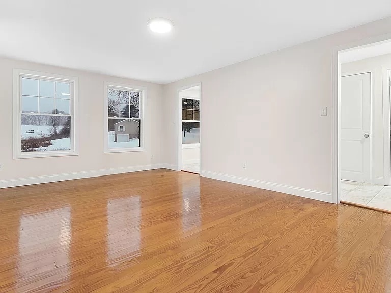 Building Photo - 41 Lotts Dr