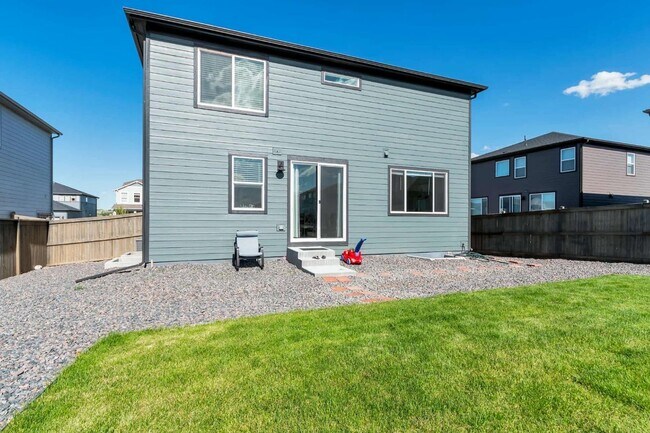 Building Photo - Spacious 3 bed 3 bath 2-story comfortable and stylish home in desirable location in Parker