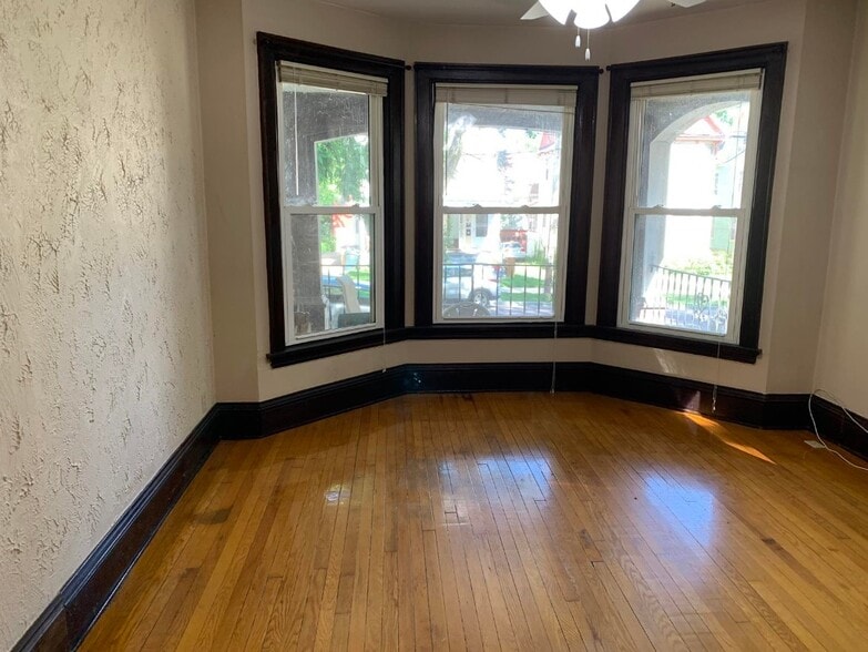 Building Photo - 1037 Jenifer St