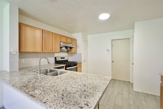 Building Photo - 21618 Misty Fall Ln
