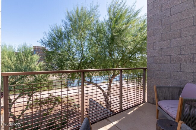Building Photo - 4737 N Scottsdale Rd
