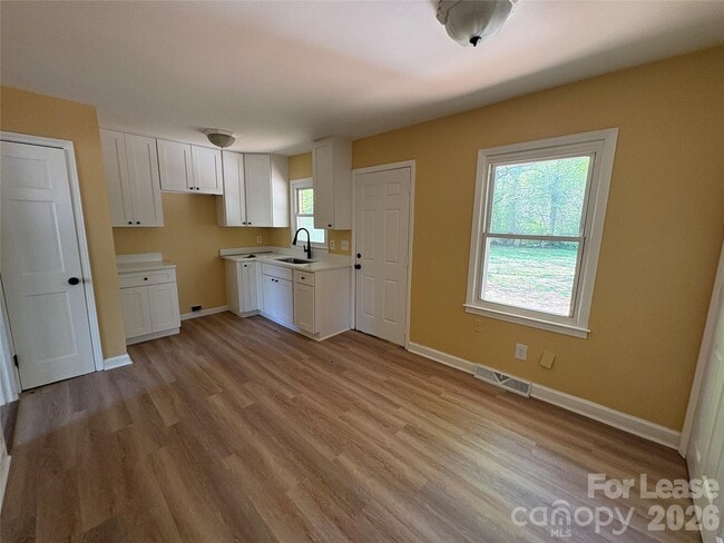 Building Photo - 800 Carrington Dr