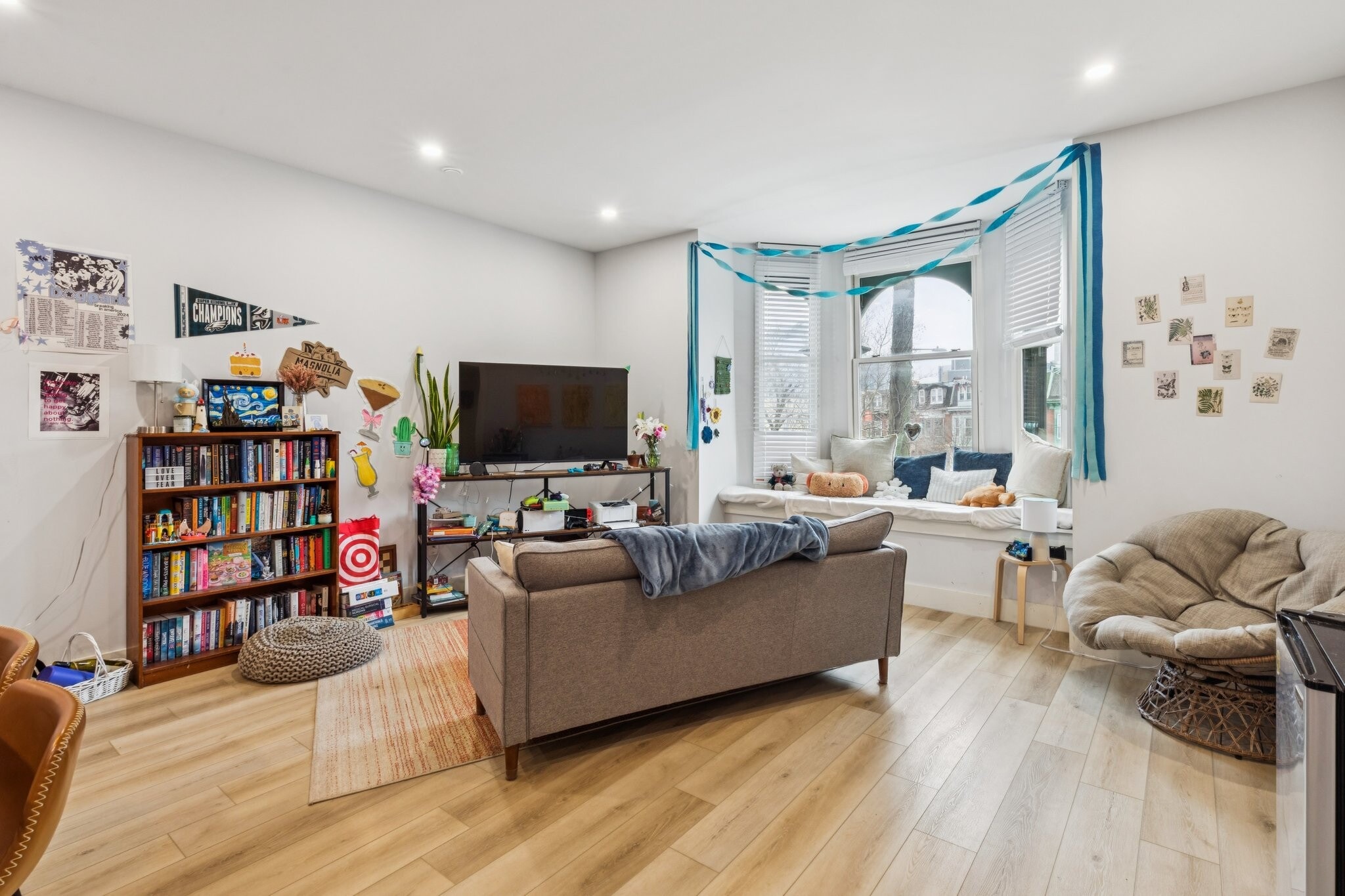 Building Photo - 3849 Lancaster Ave