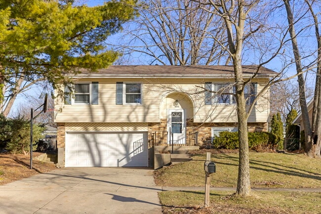 Building Photo - 1614 Lucylle Ave