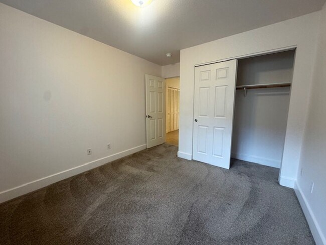 Building Photo - 2907 Janes Creek Dr