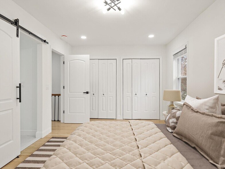 Building Photo - Modern update Petworth rowhouse near Fort ...