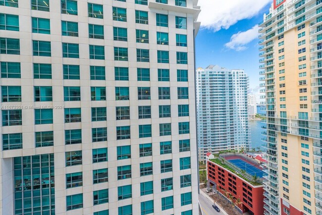 Building Photo - 1200 Brickell Bay Dr