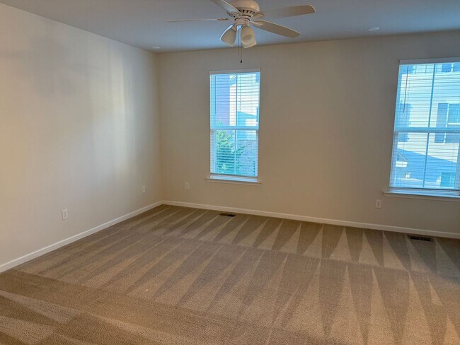 Building Photo - REUNION CONDOMINIUMS