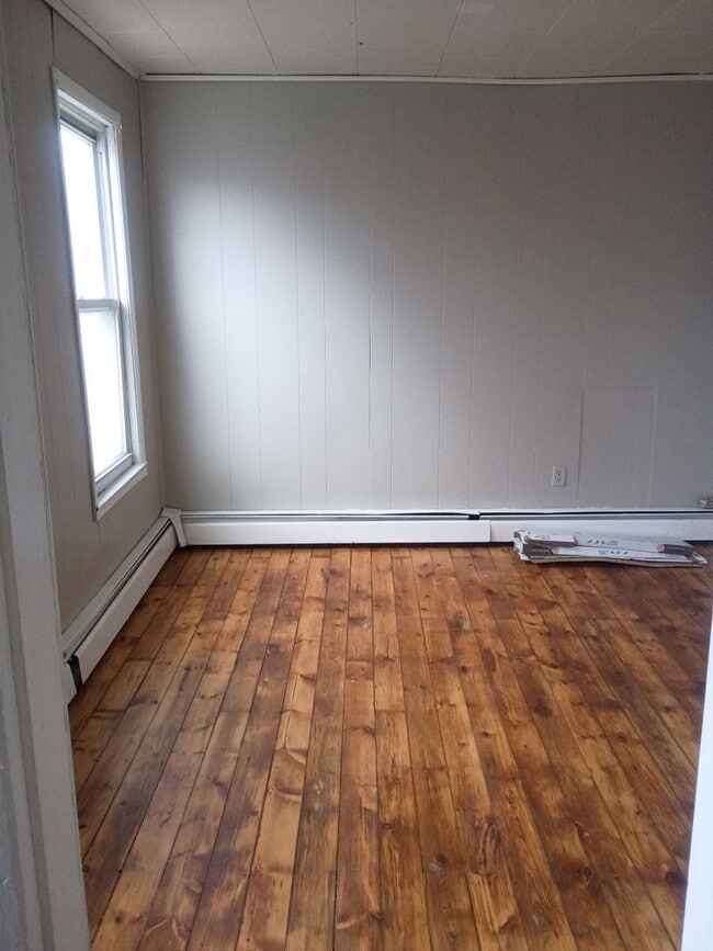 Building Photo - 501 Rowland St