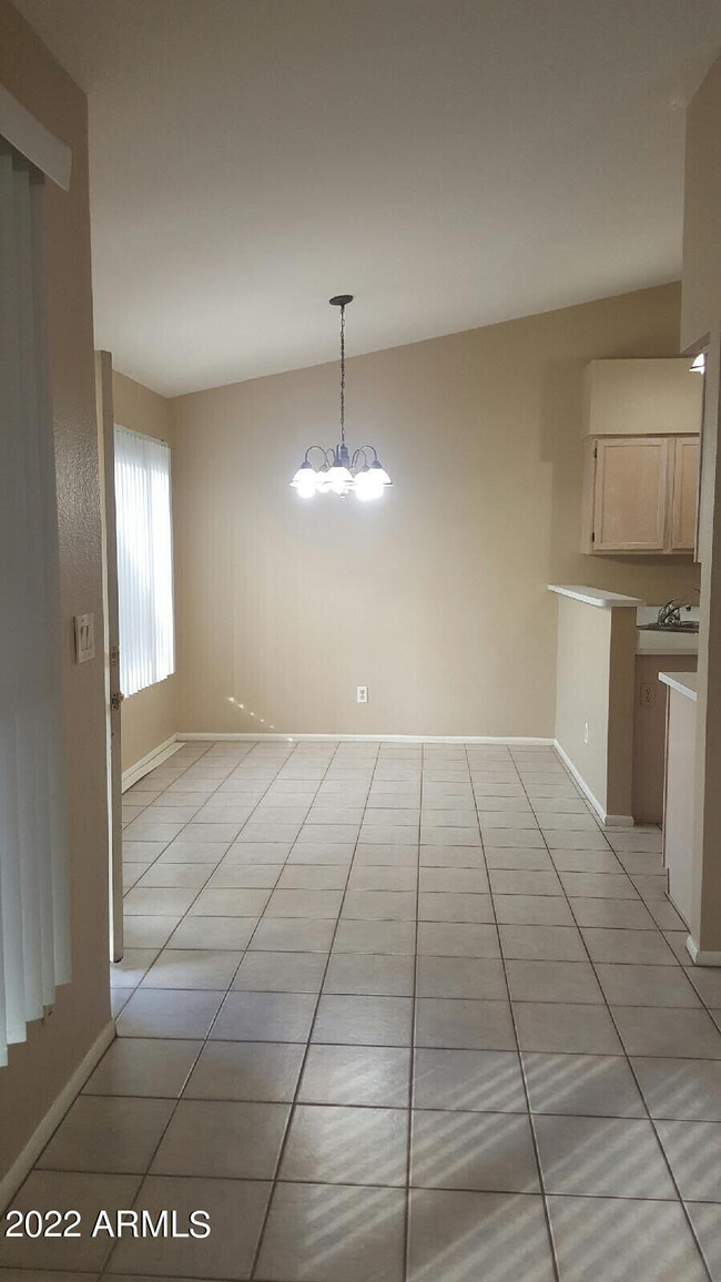 Building Photo - 10725 W Laurelwood Ln