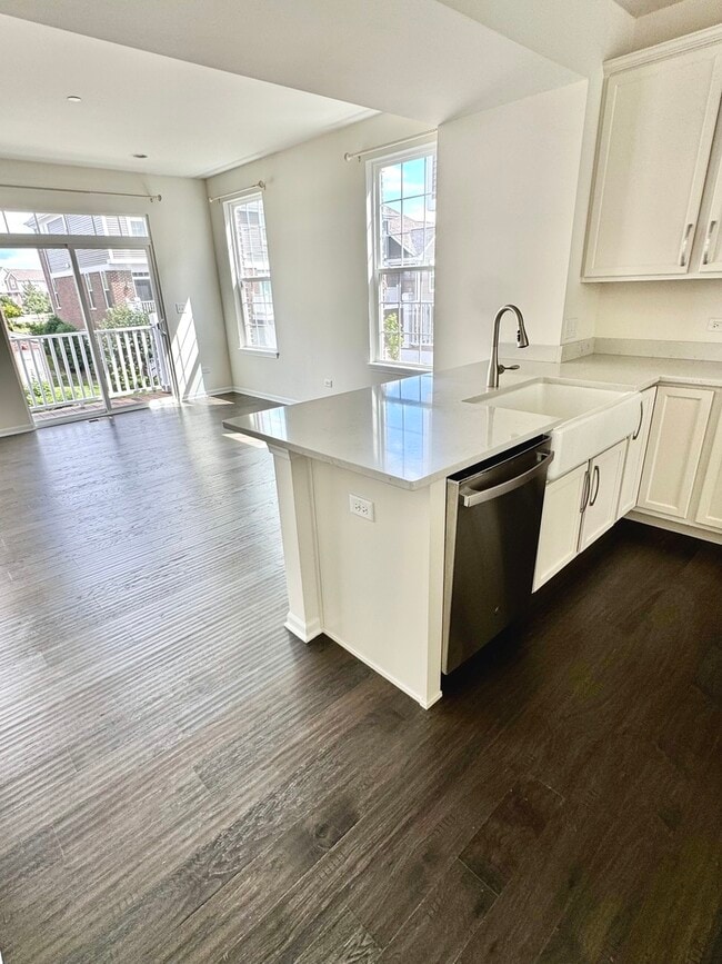 Building Photo - 4431 Monroe Ct