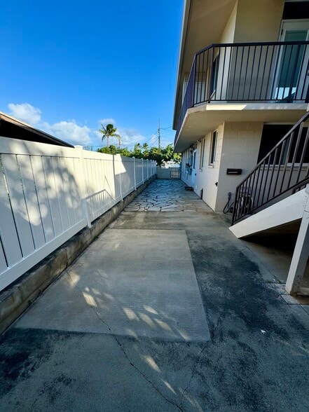 Building Photo - 1061 Mokapu Blvd