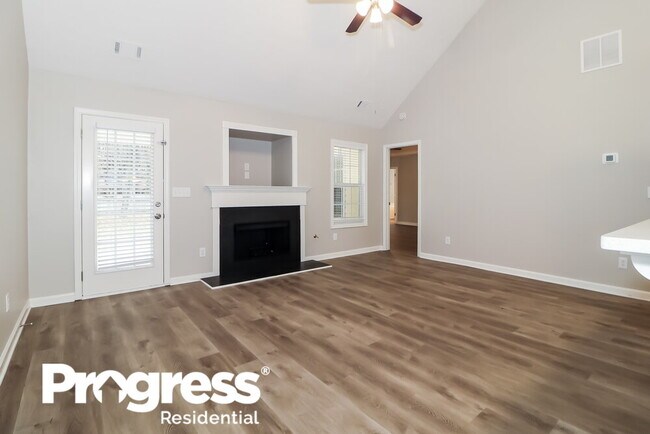 Building Photo - 358 Shadowbrooke Cir SW