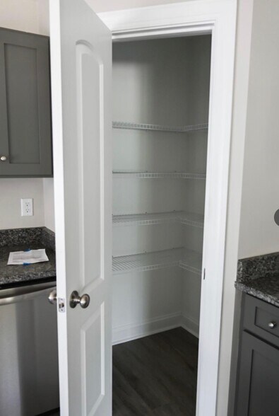 Building Photo - 385 Harrel St