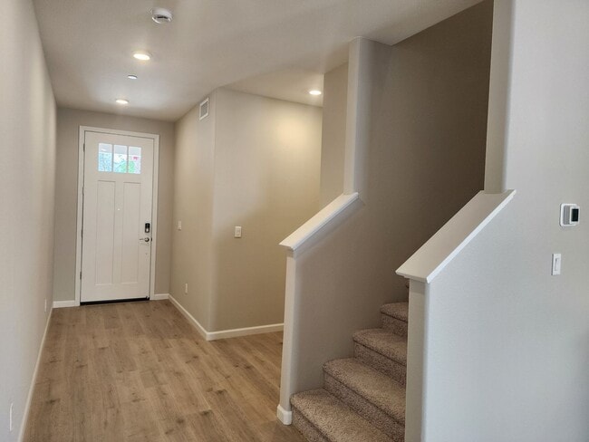 Building Photo - New Townhome in Minden for Rent