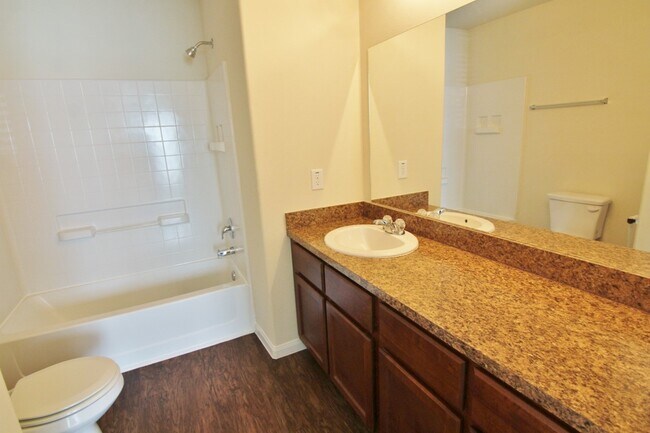 Building Photo - 5807 Santa Cecilia Ln
