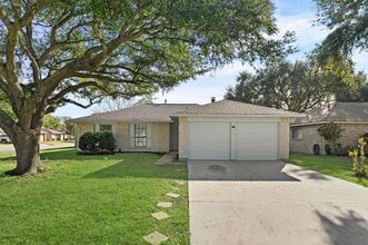 Building Photo - 14003 Vinehill Dr