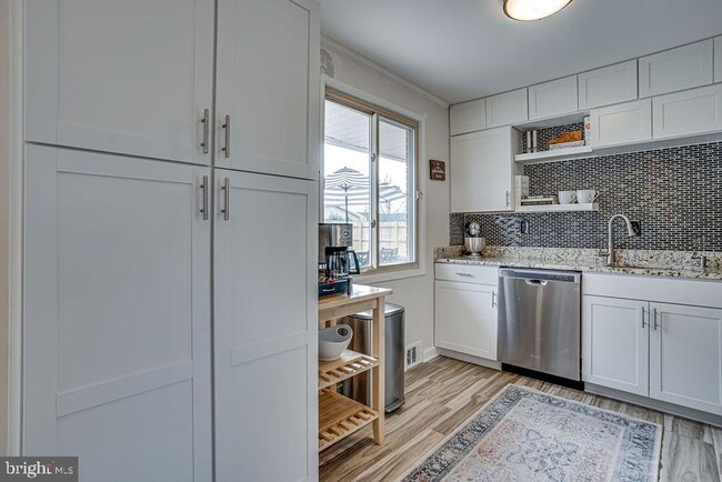 Building Photo - 4801 Apple Tree Dr