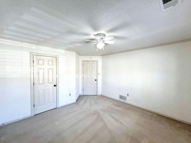 Building Photo - 10265 Buckland Bluff Cove