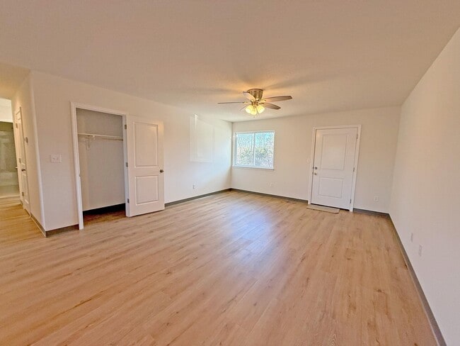 Building Photo - 8125 N Brown Station Rd