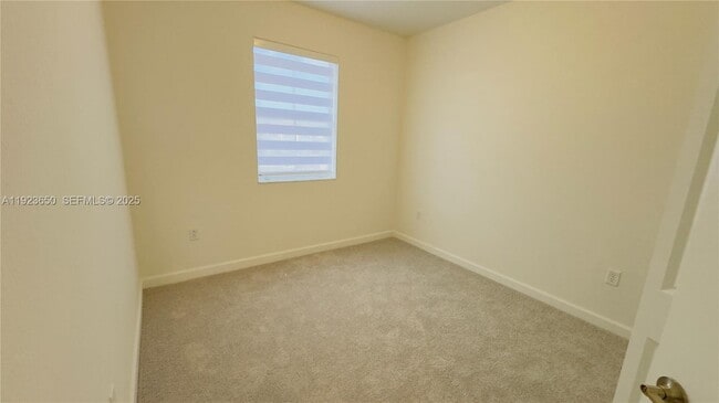 Building Photo - 2755 SE 25th Ave