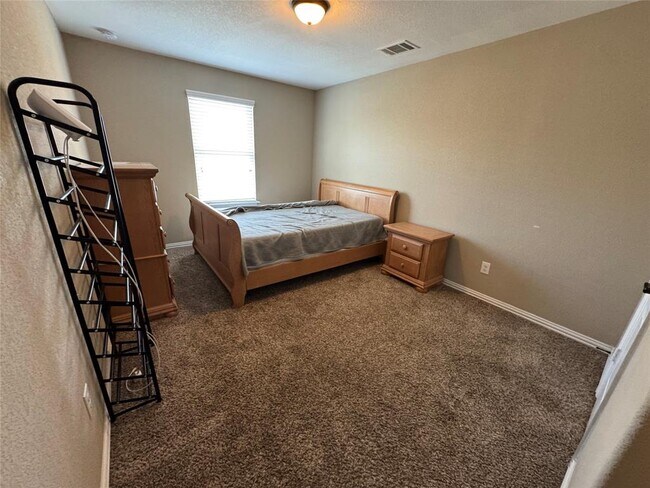 Building Photo - 273 Everglade Dr